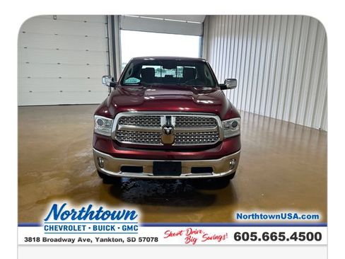 Used 2017 RAM 1500 Laramie w/ Convenience Group AWD/4WD image 9