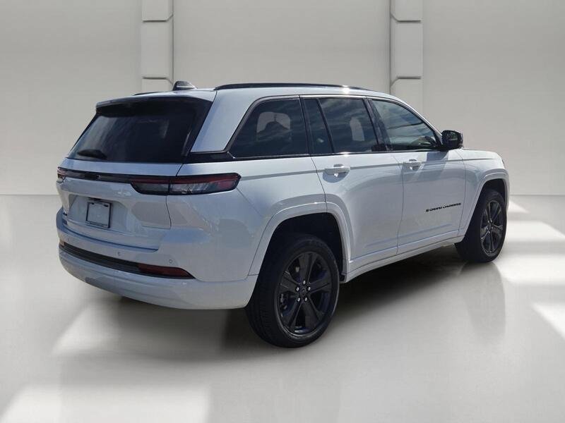 New 2027 Jeep Grand Cherokee Limited AWD/4WD image 5