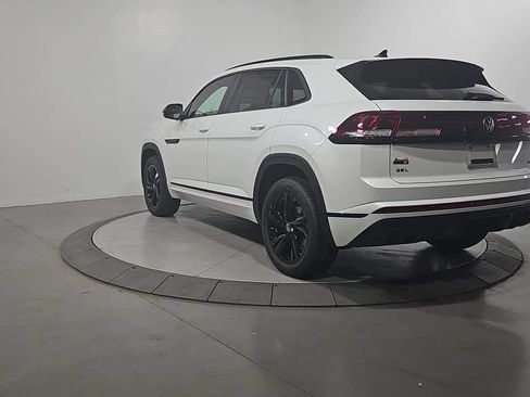 New 2026 Volkswagen Atlas Cross Sport SEL R-Line AWD/4WD image 3