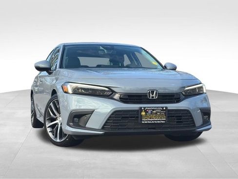 Used 2024 Honda Civic Touring image 2