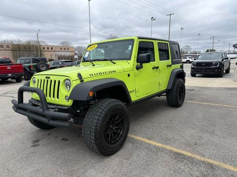 Used 2016 Jeep Wrangler Unlimited Rubicon w/ Connectivity Group AWD/4WD image 27