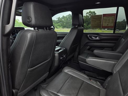 Used 2022 Chevrolet Tahoe Z71 w/ Z71 Off-Road Package AWD/4WD image 32