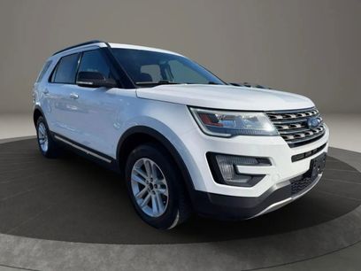 Used 2017 Ford Explorer XLT