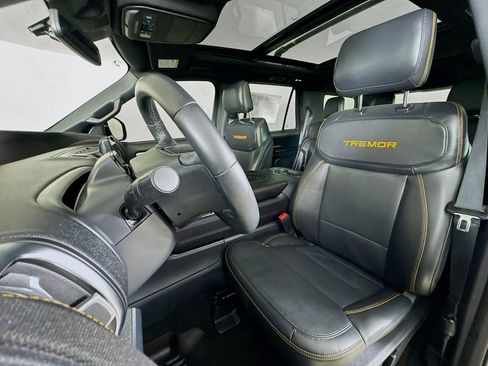 Used 2025 Ford Expedition Tremor AWD/4WD image 2
