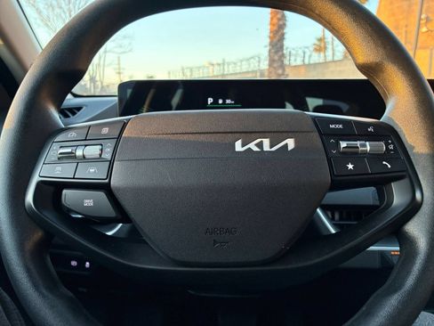 Used 2025 Kia K4 FWD image 27