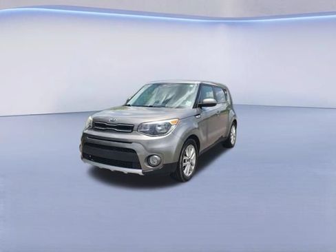 Used 2017 Kia Soul + FWD image 3