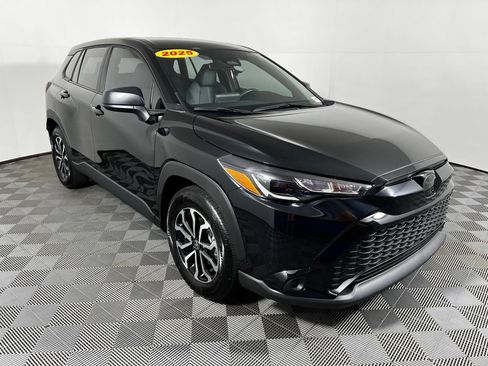 Used 2025 Toyota Corolla Cross AWD Hybrid image 3