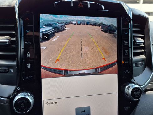Used 2024 RAM 1500 Laramie AWD/4WD image 6