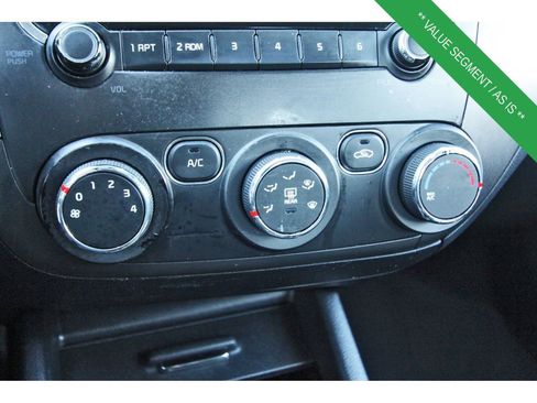 Used 2017 Kia Forte LX image 26