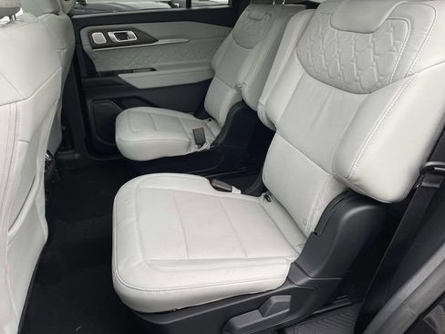 New 2026 Ford Explorer Platinum image 17