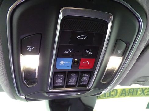 Certified 2023 Jeep Grand Cherokee L Limited w/ Luxury Tech Group II AWD/4WD image 12