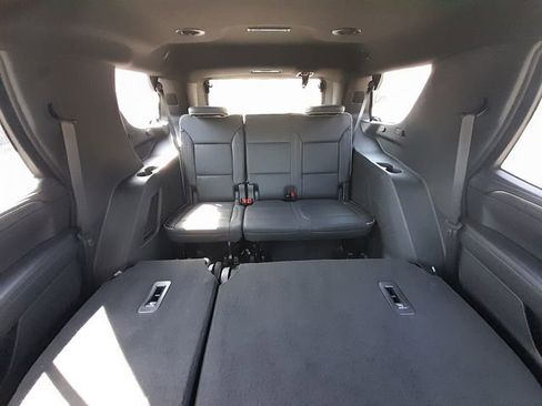 Used 2024 GMC Yukon SLT AWD/4WD image 46