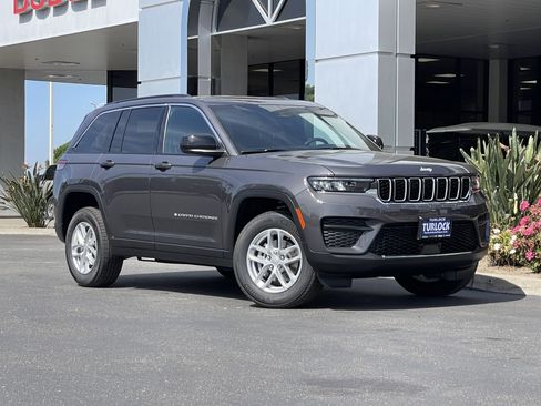 New 2026 Jeep Grand Cherokee Laredo RWD image 2