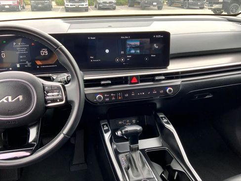 Used 2024 Kia Sorento S image 7