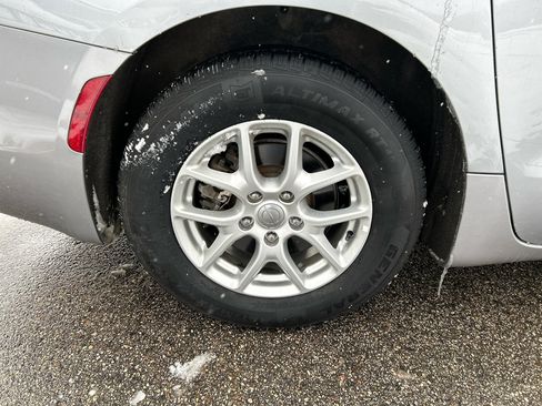 Used 2020 Chrysler Voyager Lxi image 30