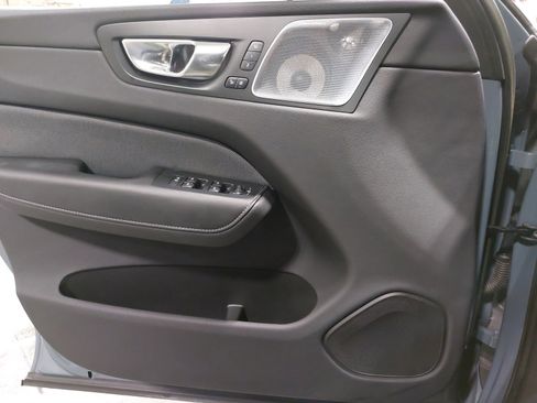 Used 2022 Volvo XC60 B6 R-Design w/ Advanced Package image 28