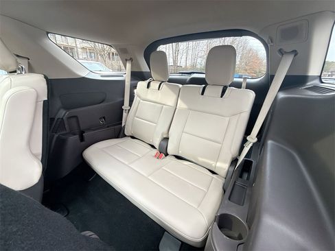 Used 2020 Ford Explorer Platinum w/ Premium Technology Package image 26