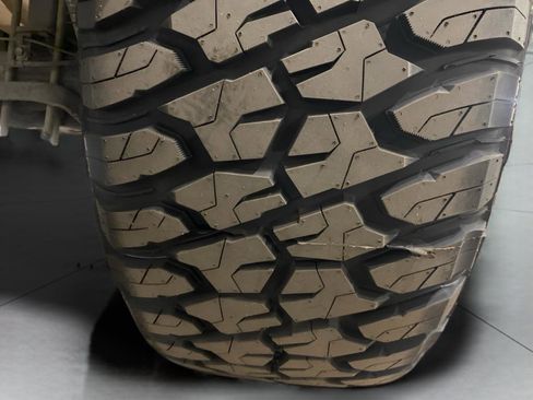 Used 2018 Toyota Tundra Limited w/ Limited Premium Package image 18