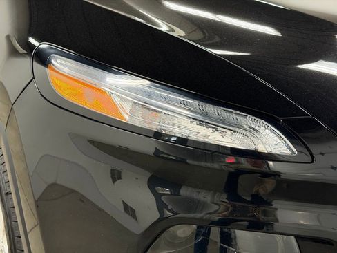 Used 2017 Jeep Cherokee Latitude w/ Cold Weather Group image 44