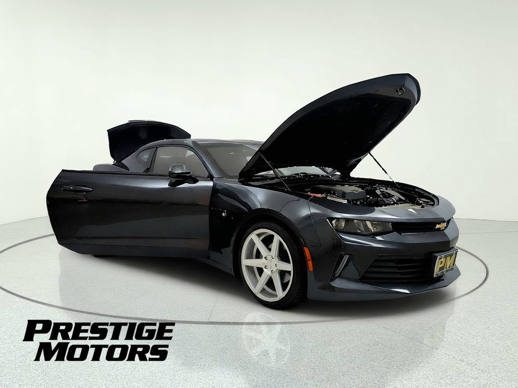 Used 2016 Chevrolet Camaro LT RWD image 11
