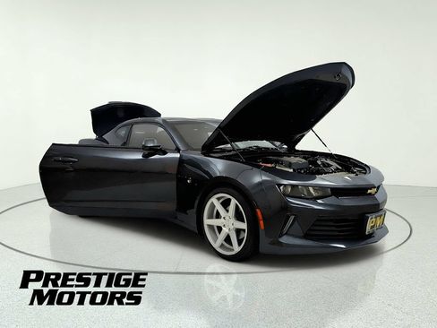 Used 2016 Chevrolet Camaro LT RWD image 11