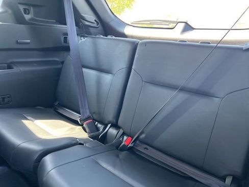 Used 2024 Mitsubishi Outlander SE image 30