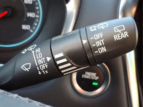 Used 2023 Chevrolet Traverse LT FWD image 31