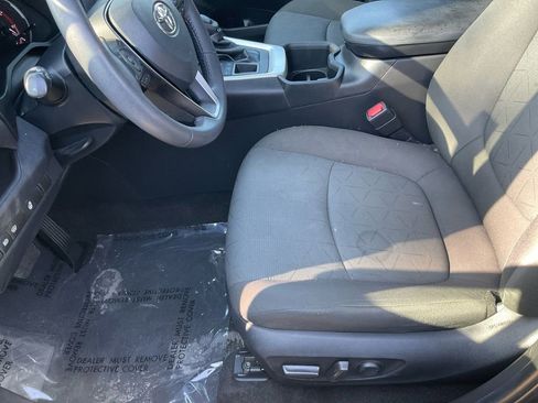 Used 2023 Toyota RAV4 XLE image 12