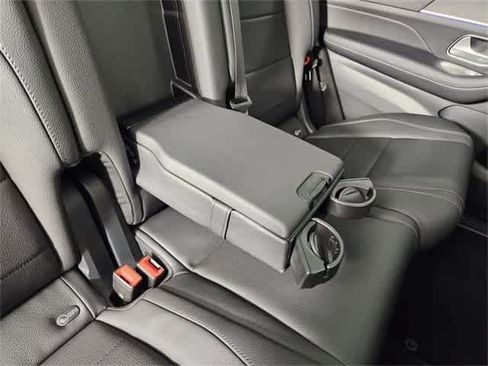 Certified 2025 Mercedes-Benz GLS 450 4MATIC image 38