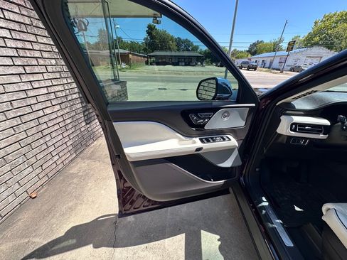 Used 2021 Lincoln Aviator Black Label AWD/4WD image 12