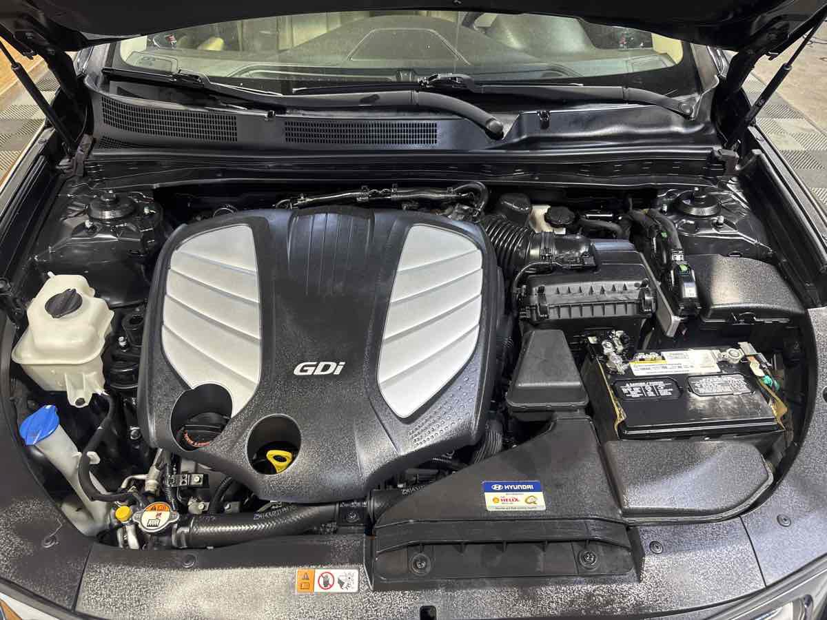 Used 2014 Hyundai Azera FWD image 25