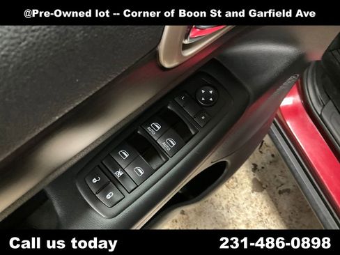 Used 2015 Jeep Grand Cherokee Laredo w/ Quick Order Package 23E AWD/4WD image 16