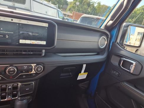 New 2025 Jeep Gladiator High Tide image 20