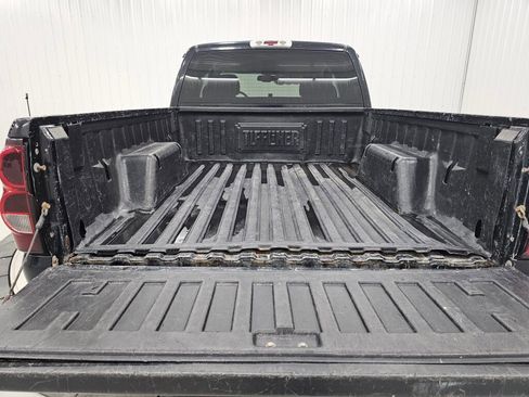 Used 2004 Chevrolet Silverado 2500 LS image 16
