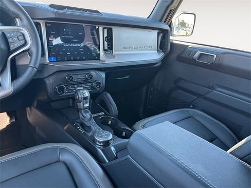 New 2025 Ford Bronco Outer Banks w/ Sasquatch Package image 11
