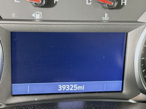 Used 2025 Chevrolet Blazer LT FWD image 18