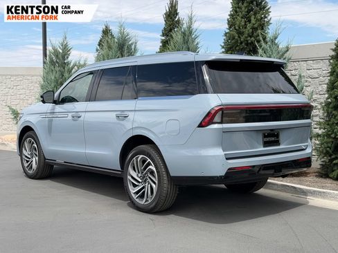 Used 2025 Lincoln Navigator Reserve AWD/4WD image 5
