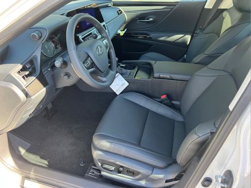Used 2025 Lexus ES 350 w/ Premium Package FWD image 10