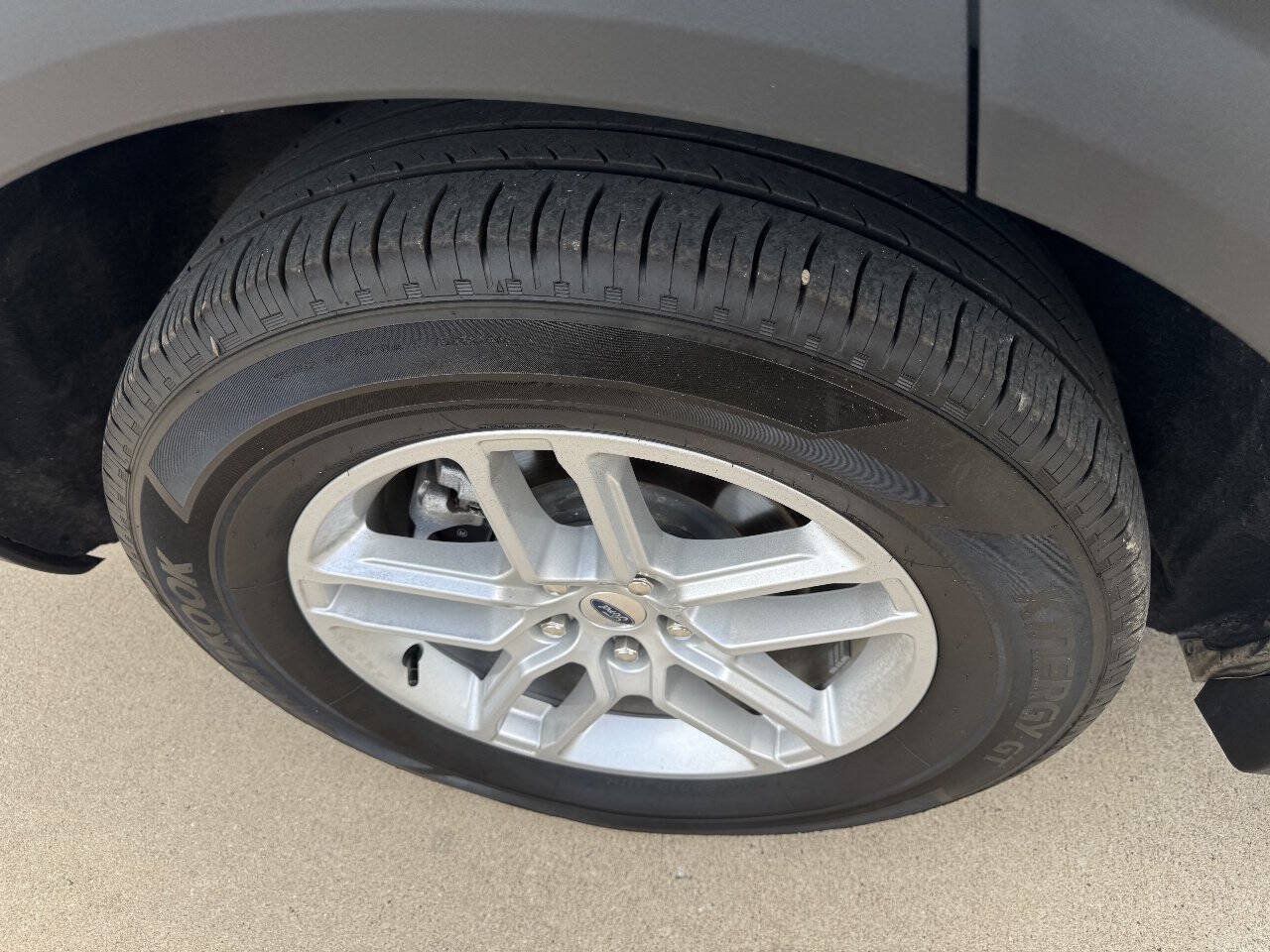 Used 2025 Ford Explorer Active RWD image 16