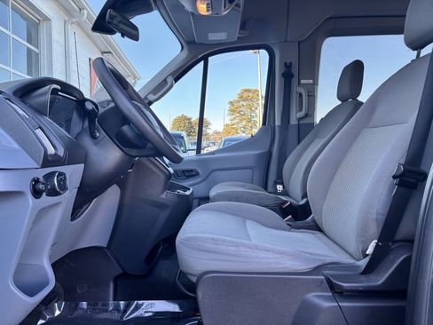 Used 2019 Ford Transit 350 XLT image 9