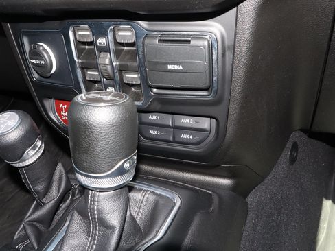Used 2025 Jeep Wrangler Unlimited Sport S 4xe AWD/4WD image 23