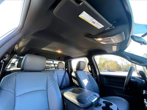 Used 2024 RAM 3500 Tradesman w/ Chrome Appearance Group image 12