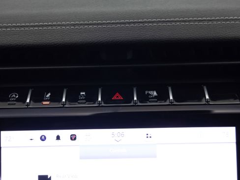 Used 2024 Jeep Grand Cherokee Limited image 34