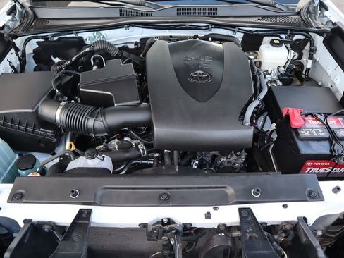 Certified 2023 Toyota Tacoma TRD Off-Road image 28