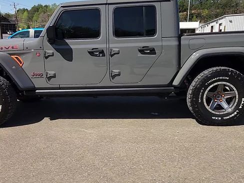 Used 2022 Jeep Gladiator Mojave w/ Trailer Tow Package AWD/4WD image 4