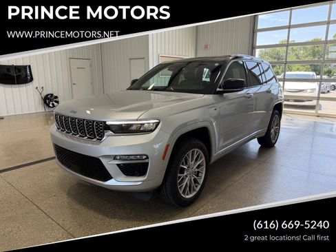 Used 2022 Jeep Grand Cherokee Summit w/ Luxury Tech Group V AWD/4WD image 1