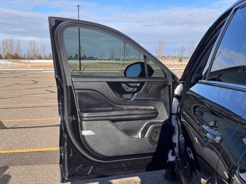 Used 2022 Lincoln Corsair AWD w/ Premium Package image 4