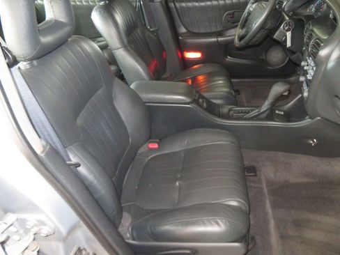 Used 2000 Pontiac Grand Prix GTP w/ Opt Pkg image 32