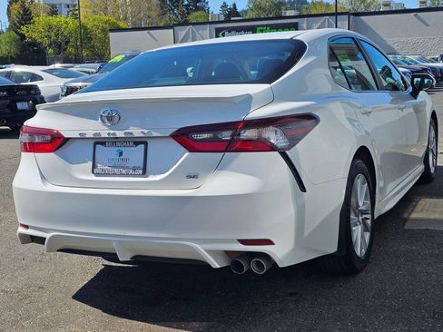 Used 2023 Toyota Camry SE FWD image 5
