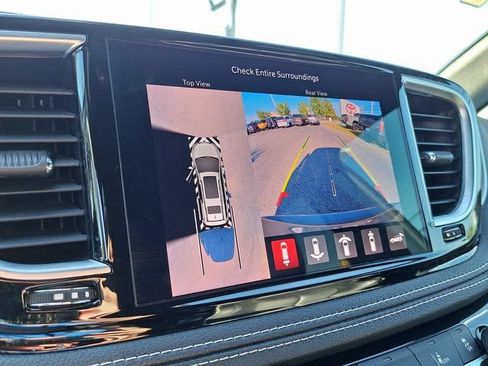 Used 2022 Chrysler Pacifica Limited w/ S Appearance Package FWD image 22